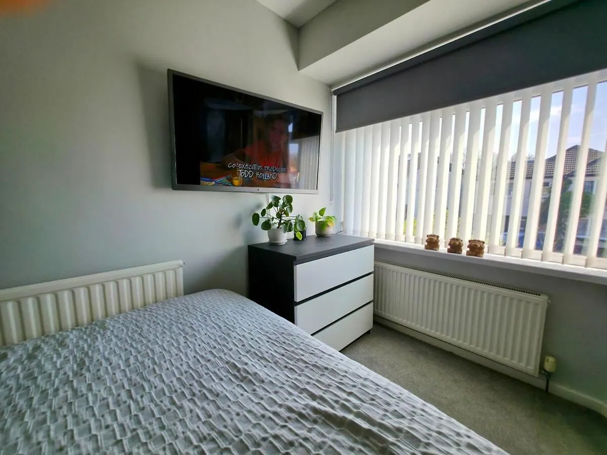 Stylish, Modern Cardiff Home, Perfect For Groups And Families 영국